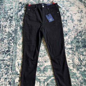 Gap Women’s Sky High True Skinny Jeans in Black